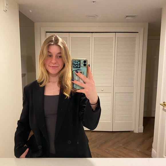 Meet your Posher, Pheobe - Picture 1 of 5